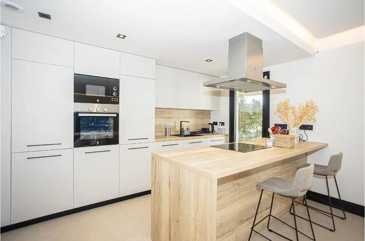 New Modern 3 Bedrooms Apartment With Ocean Views Марбелья