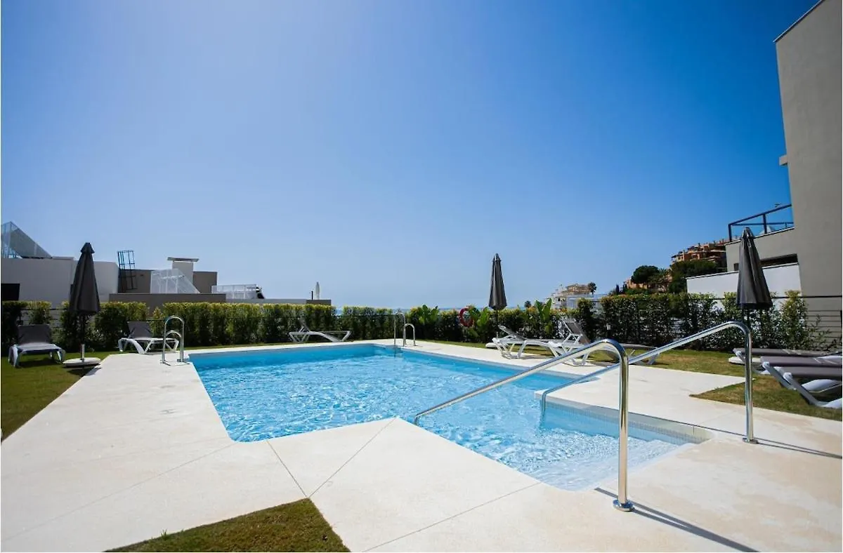 New Modern 3 Bedrooms Apartment With Ocean Views Марбелья