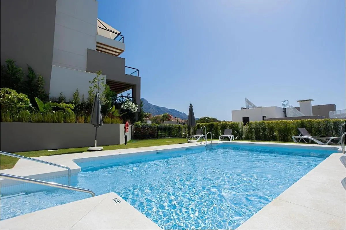 New Modern 3 Bedrooms Apartment With Ocean Views 마르베야